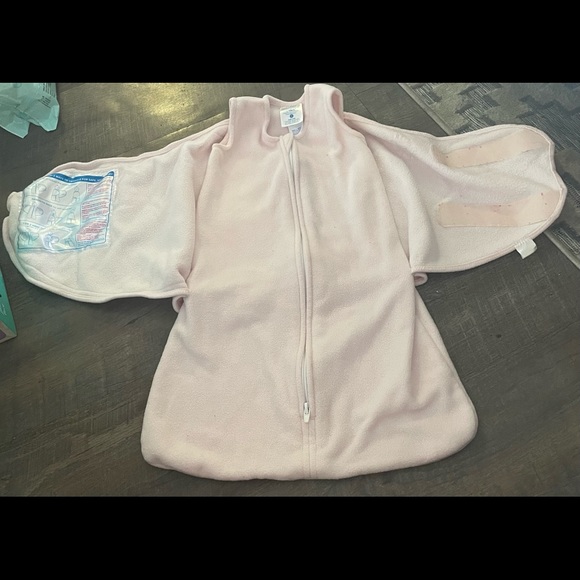 Halo Innovations Safe Dreams Micro Fleece Swaddle - Picture 2 of 3